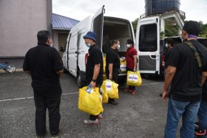 misi_bantuan_mangsa_banjir_di_raub_pahang_20210629_1974416389